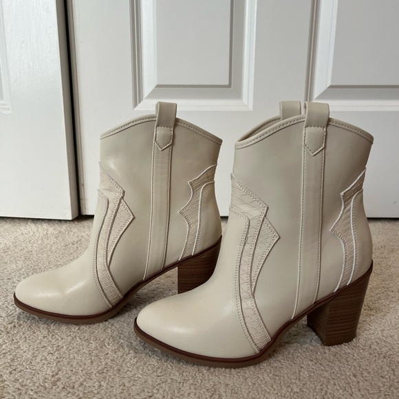 MIA White Cowboy Boots size 7 - Picture 1 of 5